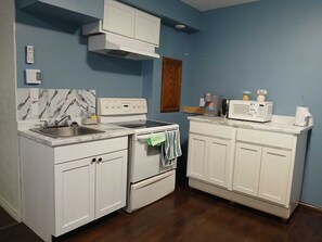 Private kitchen - Dreamdoor Apartment. 
A minute drive to Casino NB & A minute walk to Bus Station (Moncton)