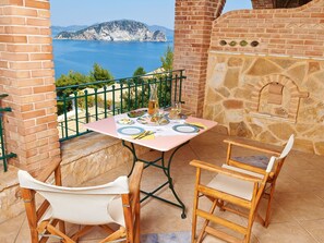 Outdoor dining - Turtle Island Studio Panorama Studio by Interhome (Agios Leon)
