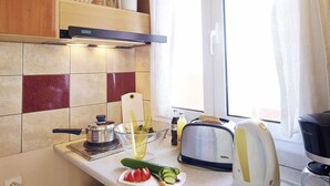 Fridge, cookware/dishes/utensils - Turtle Island Studio mit Panorama Meerblick by Interhome (Agios Leon)