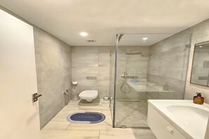 Bathroom - Vrbo Property (Marsa)
