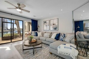 TV - ☀️Steps to the Beach | 5 Pools | Seascape Boardwalk Villa 175☀️ (Miramar Beach)