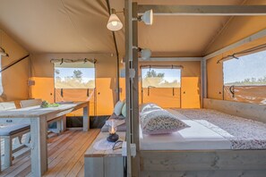 Bedroom - Adriatic Heritage Glamping on Island (Donje Selo)