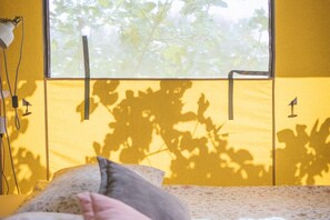 Schreibtisch, Reisekinderbett, kostenloses WLAN