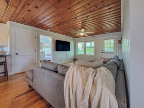 Living area - Sea Shell – Your Coastal Reset Starts Here! (North Topsail Beach)