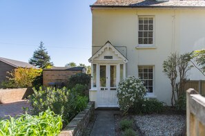 Exterior - Pebble Beach Cottage (Kingsdown)