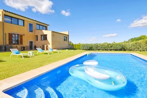 Holiday Home Swimming Pool - Tranquil Binissalem Country Home with Pool (Binissalem)