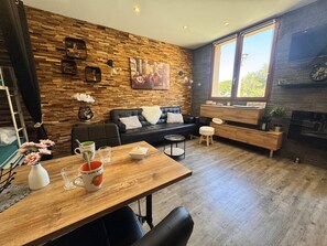 Living area - Renovated studio, parking - 4 guests (Six-Fours-les-Plages)