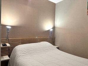 Room - Apartment with AC - 4 guests (La Londe-les-Maures)