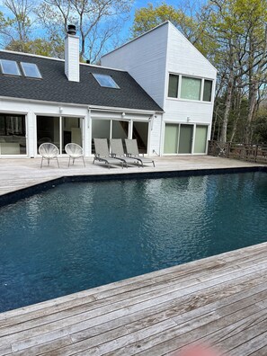 Pool - East Hampton 5BR Luxury Home with Heated Pool, Sauna Wine Room Near Beaches Stay (East Hampton)