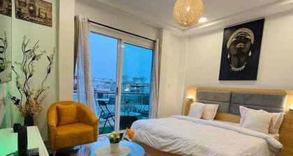 Charmant Studio meublé an Abidjan Cite sir.
Lumineux et calme