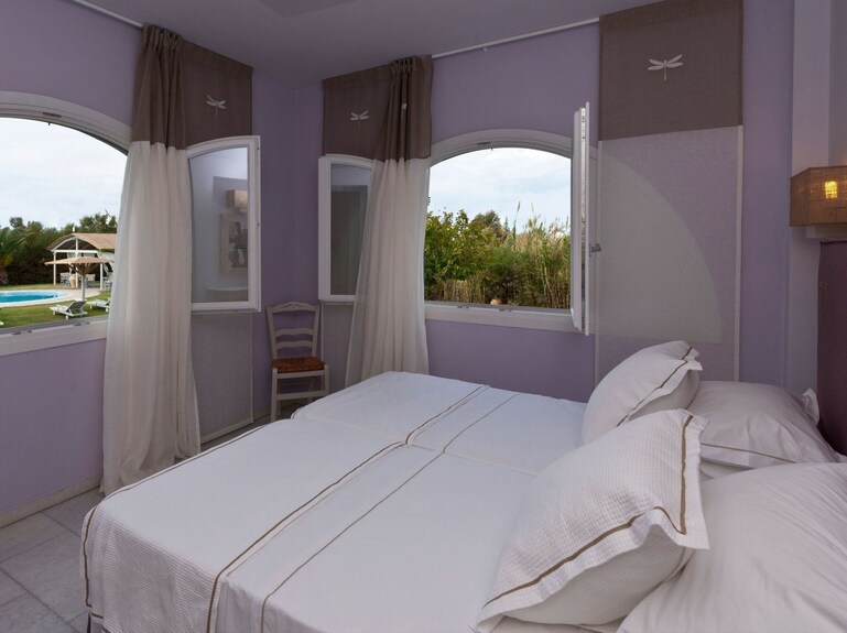 1371354 By Interhome - Naxos