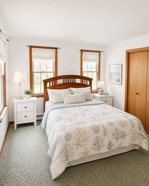 Iron/ironing board, WiFi, bed sheets - Beautiful 3-bedroom house in quaint Eastham perfect for relaxing stays (Eastham)