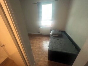 1 habitación, wifi y ropa de cama