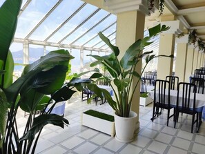 Habitación doble, vista a la playa | Restaurantes