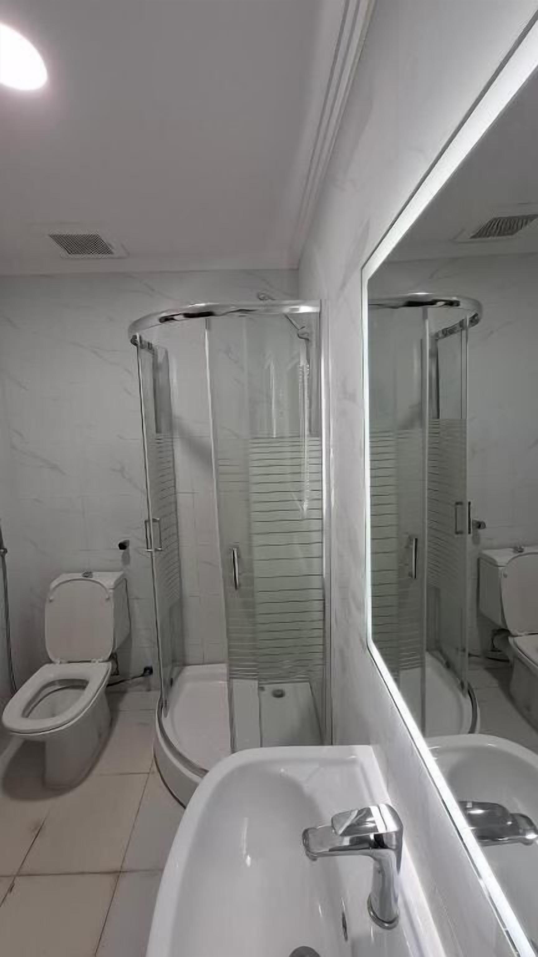 Basic Apartment, City View | Bathroom
