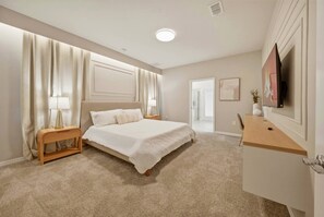 Unclassified image, 4 of 93, button - 10BR house with private pool in clermont (Clermont)