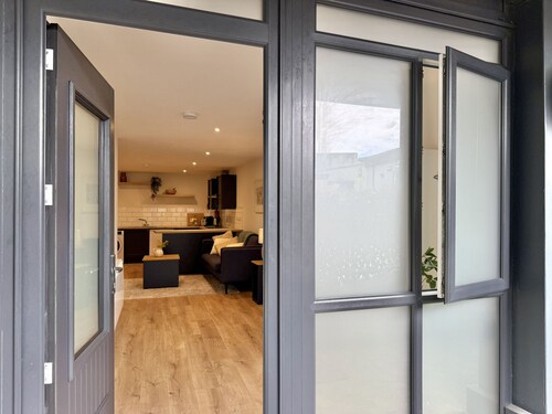 Apartment 299 - Clifden - sleeps 2 guests  in 1 bedroom
