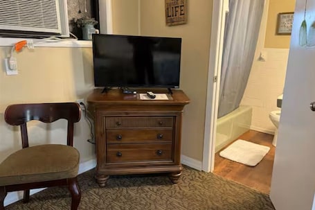 Interieur. Hotel w/ Gorgeous Views, Pool, Firepit: 2 Full