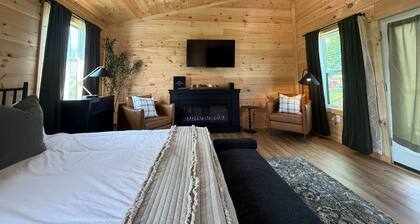 NEW! Cabin w/ Gorgeous Views, Pool, FirePit