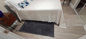 Room - Comfortable Inn (Brampton)