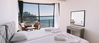 Hotel Cruiser Lux