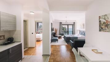 Premium bedding, minibar, blackout curtains, soundproofing