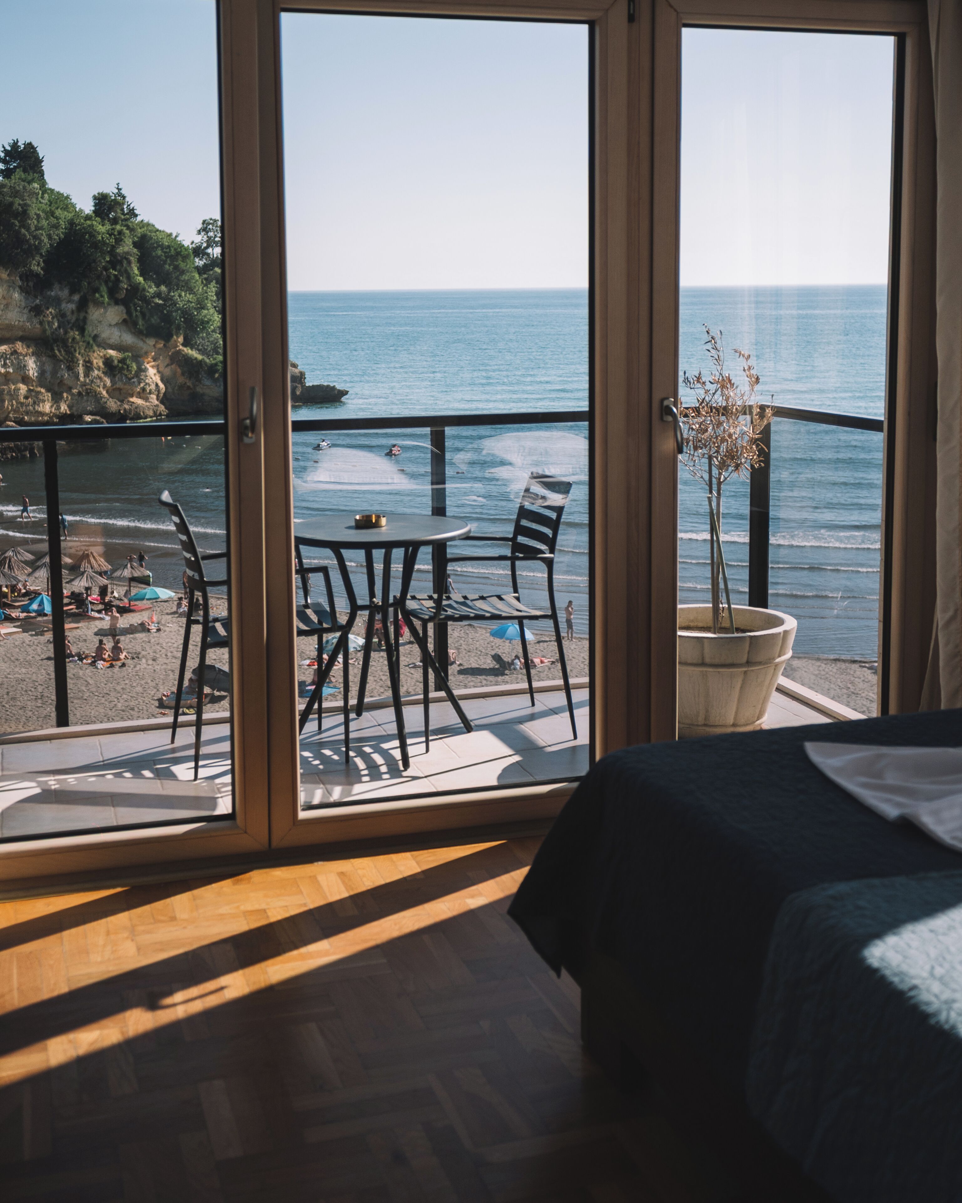 Premium bedding, minibar, blackout curtains, soundproofing