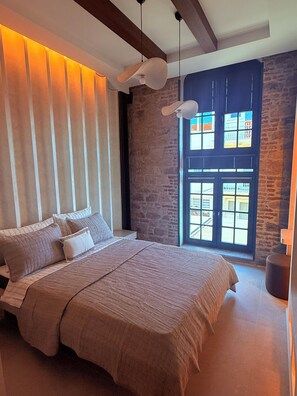 Deluxe Double Room, Partial Sea View | Free WiFi