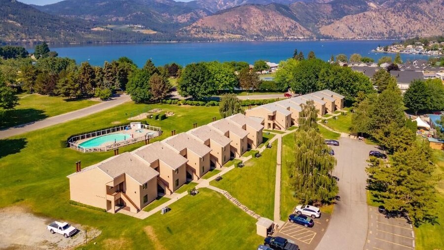 Tennis Village