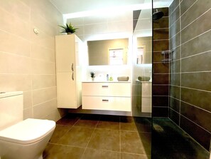 Bathroom / Wellness - in Oasis Del Sur mit Privater Terrasse by Interhome (El Guincho)