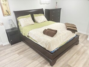 2 bedrooms, WiFi, bed sheets