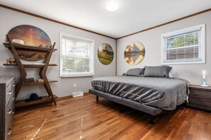 Iron/ironing board, WiFi, bed sheets - Westworld Columbus 60's Ranch w/ Pond/Theatre/Sauna/BBQ/Dragon/Master Suite (Columbus)