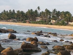 Beach - Doppelhaushälfte der Villa, direkt am Strand von Hikkaduwa in Sri Lanka gelegen by Interhome (Hikkaduwa)
