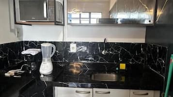 Apartment, Balcony, Ocean View | Private kitchen