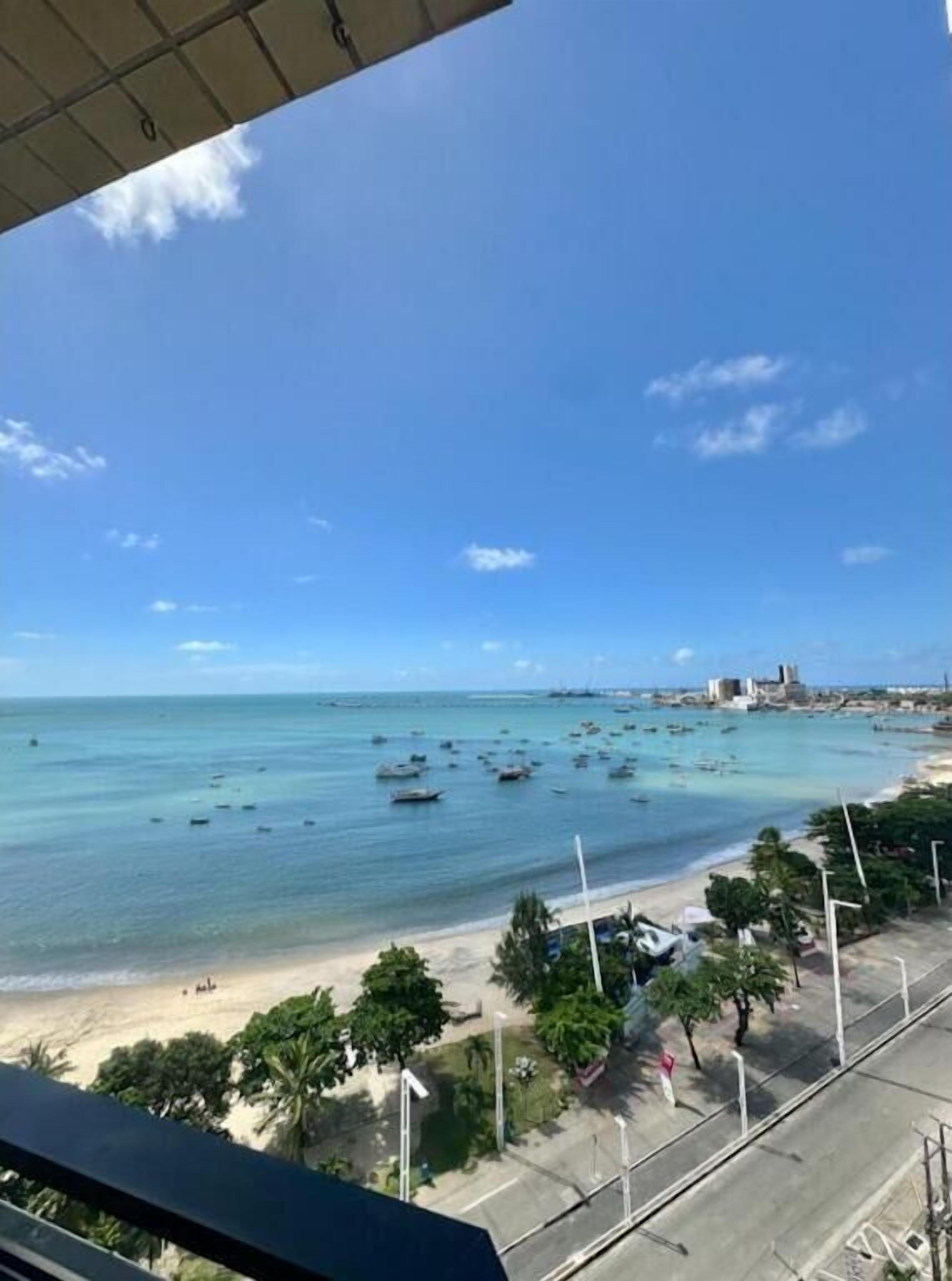 海灘、白沙、12 間海灘酒吧