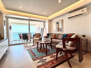 TV - Harbor 7002 | Stylish 7th Floor Studio in Puerto Vallarta (Puerto Vallarta)