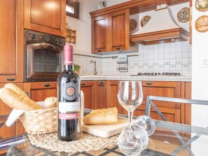 Fridge, microwave, oven, dishwasher - Casale Al Mare by Interhome (Loreto)