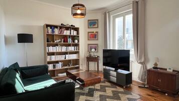 Smart TV, books, computer monitors