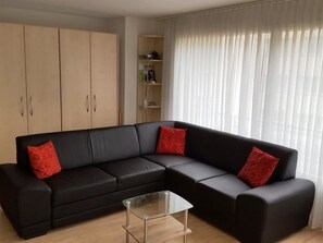 TV - Mon Repos (BO) 2½-Zimmerwohnung by Interhome (Davos)
