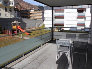 Outdoor dining - Mon Repos (BO) 2½-Zimmerwohnung by Interhome (Davos)