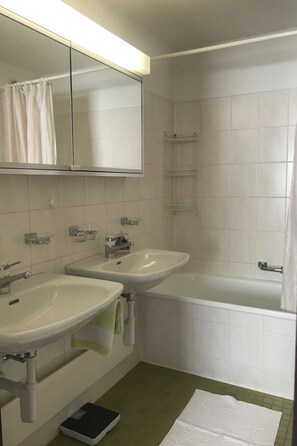 Towels - Residence Europe 303 2-Zimmerwohnung by Interhome (Davos)