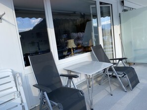Terrace/patio - Golfblick 5 2½-Zimmerwohnung by Interhome (Davos)