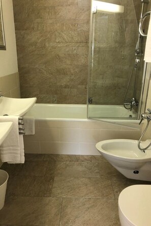 Bathroom - Residence Europe 305 2-Zimmerwohnung by Interhome (Davos)