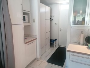 Fridge, microwave, oven, dishwasher - Talstrasse 22 App 33 1½-Zimmerwohnung by Interhome (Davos)
