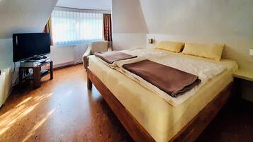 2 Schlafzimmer, Zimmersafe, Bügeleisen/Bügelbrett, kostenloses WLAN