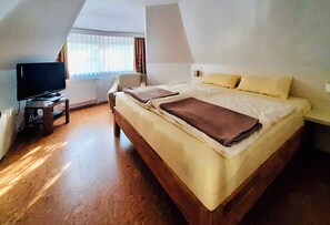 Tabla de planchar con plancha, wifi y ropa de cama 