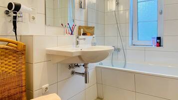 Haartrockner, Seife, Toilettenpapier