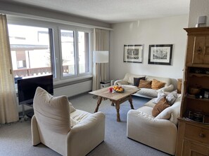TV, DVD player - Heimgut 37 3½-Zimmerwohnung by Interhome (Davos)