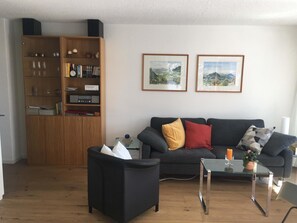 TV - Friedberg 9 2-Zimmerwohnung by Interhome (Davos)