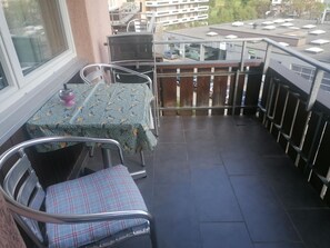 Outdoor dining - Talstrasse 22 App 34 2½-Zimmerwohnung by Interhome (Davos)